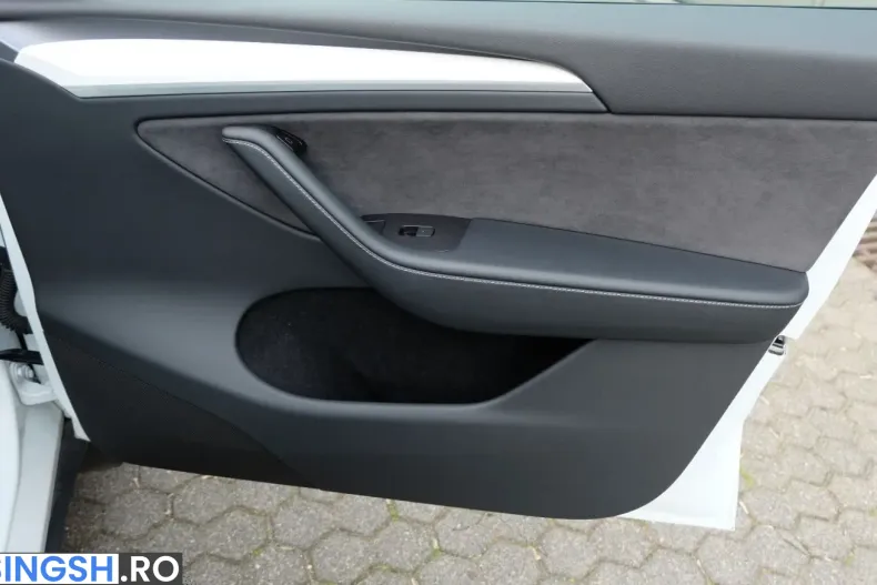 Tesla Model Y din 2024 cu 35.039 km - oferta TES210163 - foto 25