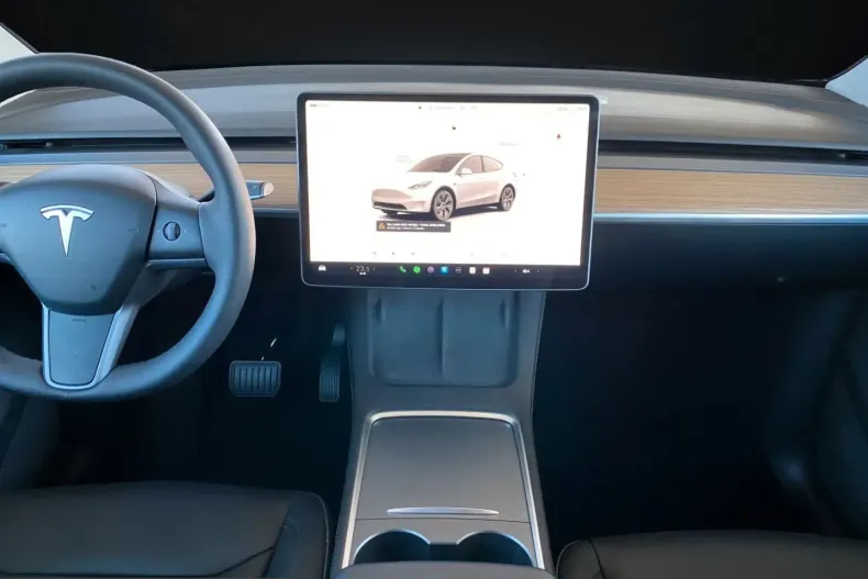 Tesla Model Y din 2025 cu 26.000 km - oferta TES210164 - foto 10