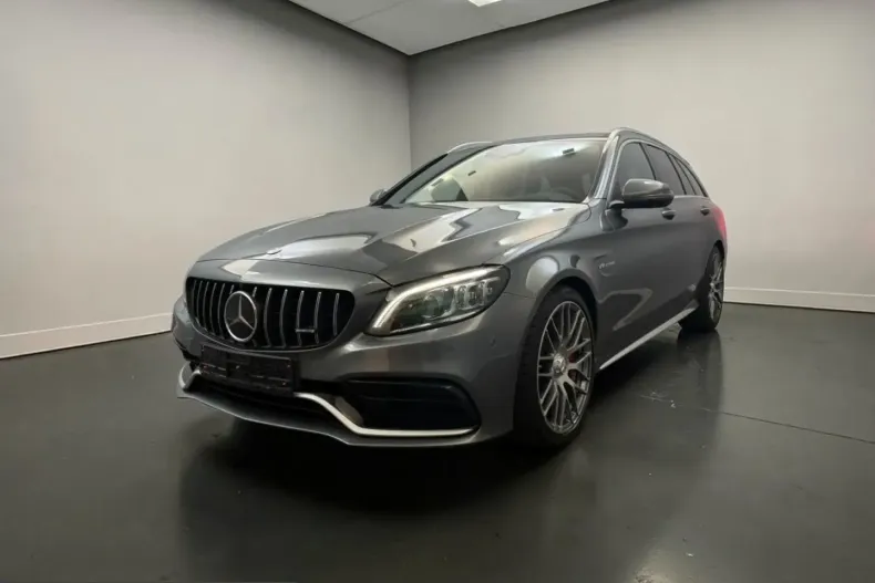 Mercedes-Benz C 63 AMG (Clasa C) din 2021 cu 25.000 km - oferta MER210211 - foto 3