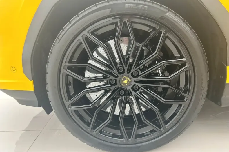Lamborghini Urus din 2025 cu 1.500 km - oferta LAM210213 - foto 12