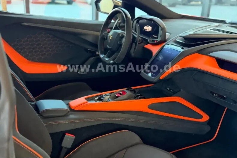 Lamborghini Revuelto din 2025 cu 1.545 km - oferta LAM210215 - foto 22