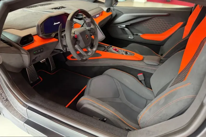 Lamborghini Revuelto din 2025 cu 1.545 km - oferta LAM210215 - foto 28
