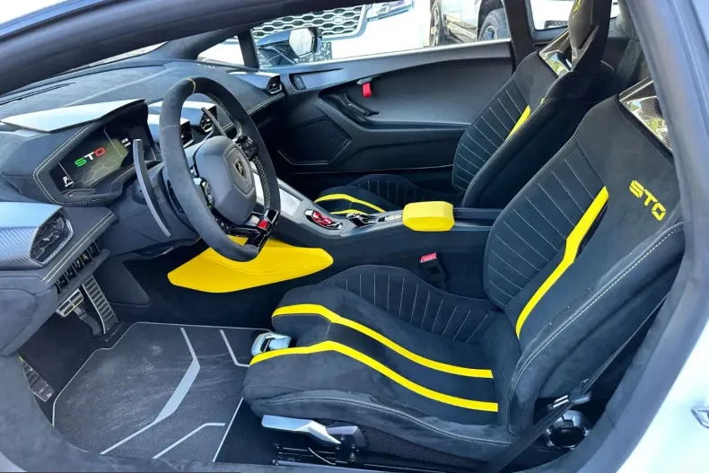 Lamborghini Huracán din 2024 cu 2.250 km - oferta LAM210217 - foto 23