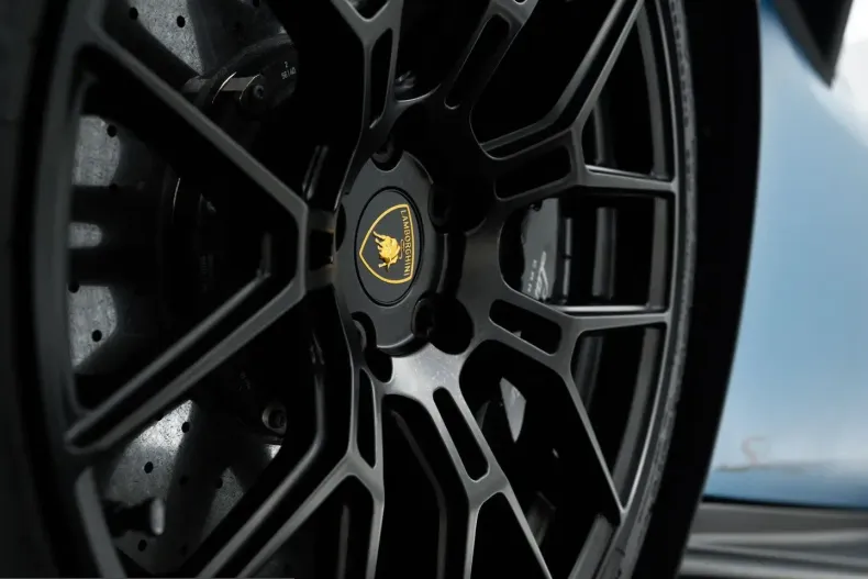 Lamborghini Huracán din 2024 cu 3.950 km - oferta LAM210221 - foto 39