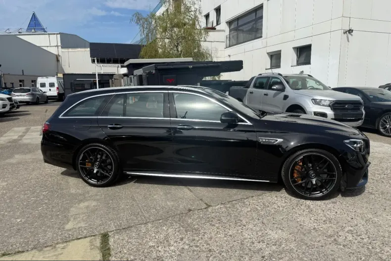 Mercedes-Benz E 63 AMG (Clasa E) din 2023 cu 30.000 km - oferta MER210233 - foto 5