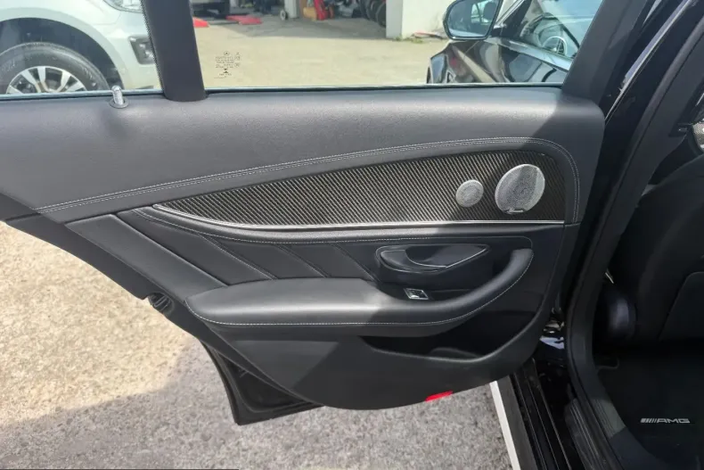 Mercedes-Benz E 63 AMG (Clasa E) din 2023 cu 30.000 km - oferta MER210233 - foto 15