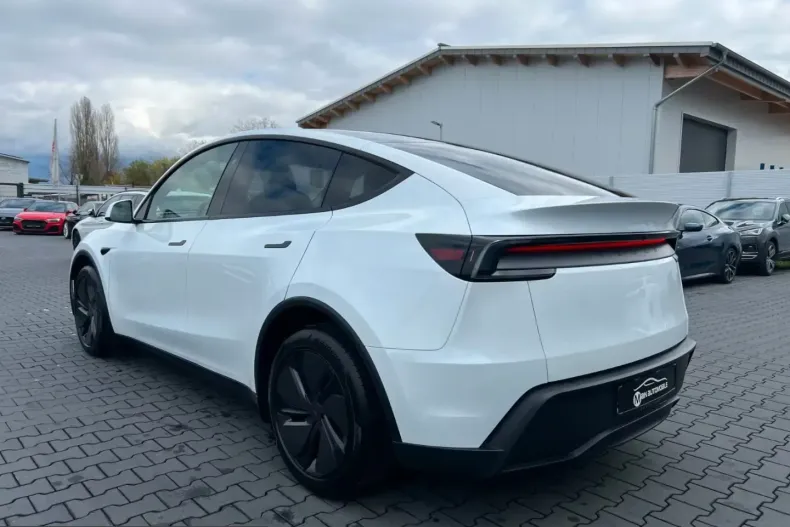 Tesla Model Y din 2025 cu 14.800 km - oferta TES210236 - foto 5