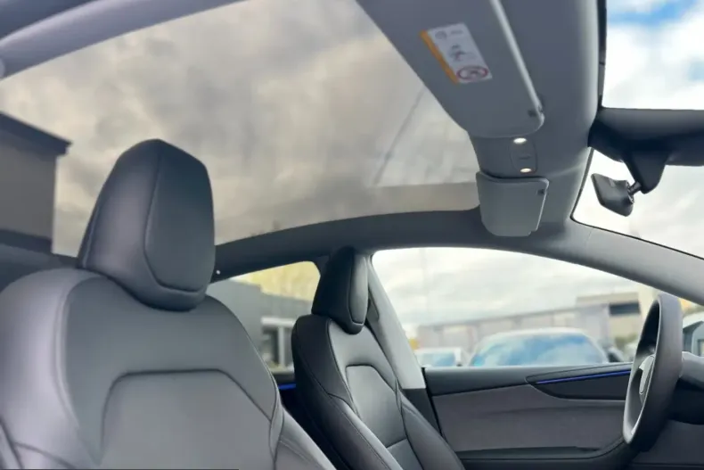 Tesla Model Y din 2025 cu 14.800 km - oferta TES210236 - foto 12