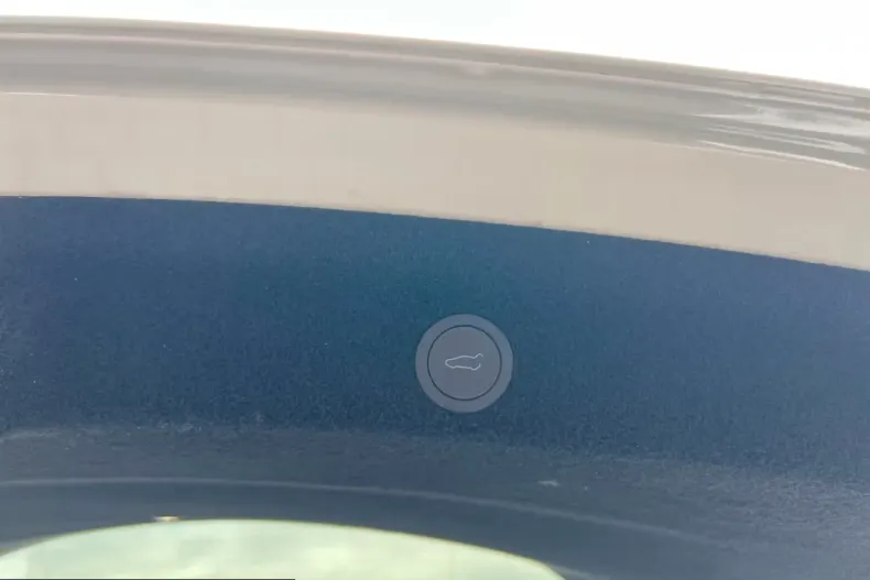 Tesla Model Y din 2025 cu 14.800 km - oferta TES210236 - foto 17