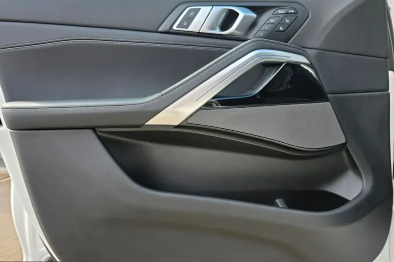 BMW X6 (Seria X) din 2025 cu 23.499 km - oferta BMW210258 - foto 13