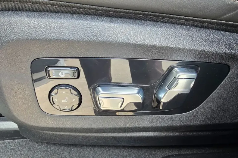 BMW X6 (Seria X) din 2025 cu 23.499 km - oferta BMW210258 - foto 23