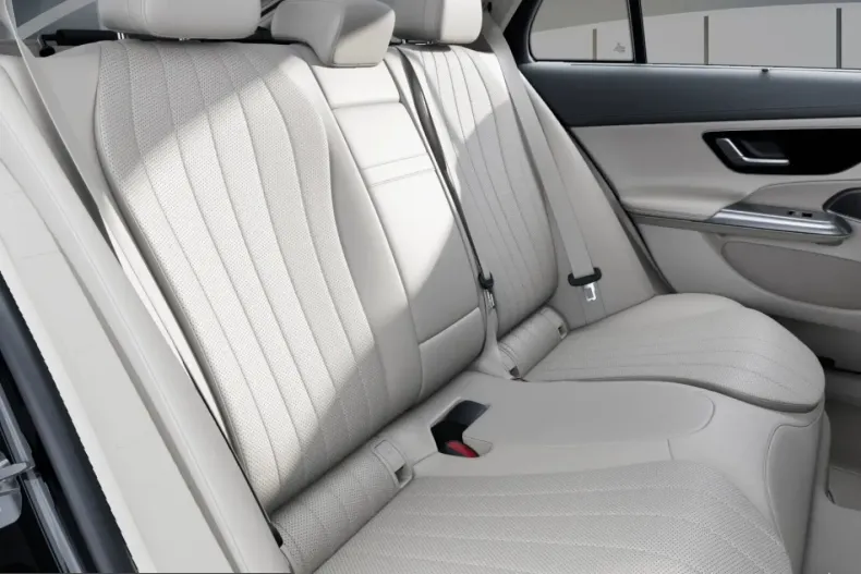 Mercedes-Benz E 300 (Clasa E) din 2025 cu 27.271 km - oferta MER210259 - foto 8