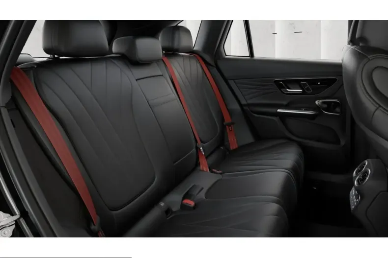 Mercedes-Benz GLC 63 AMG (Clasa GLC) din 2024 cu 17.948 km - oferta MER210271 - foto 7