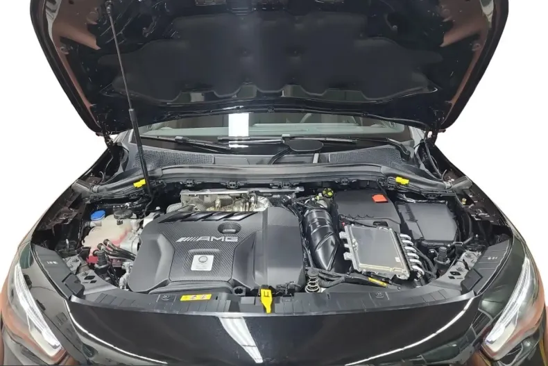 Mercedes-Benz GLA 45 AMG (Clasa GLA) din 2025 cu 6.950 km - oferta MER210275 - foto 7