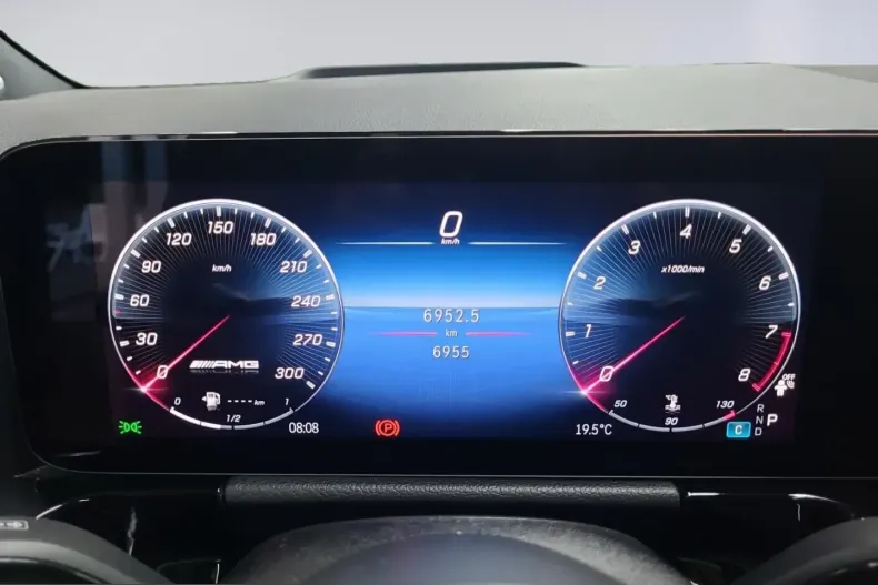 Mercedes-Benz GLA 45 AMG (Clasa GLA) din 2025 cu 6.950 km - oferta MER210275 - foto 10