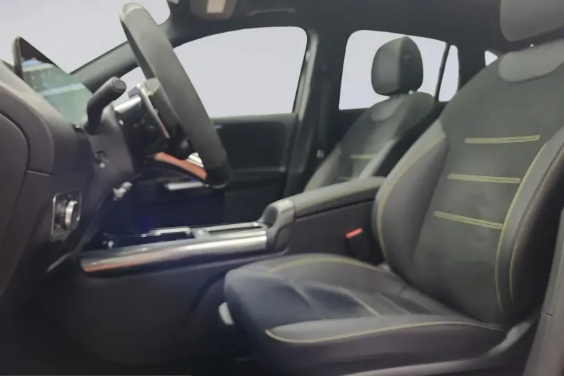 Mercedes-Benz GLA 45 AMG (Clasa GLA) din 2025 cu 6.950 km - oferta MER210275 - foto 11