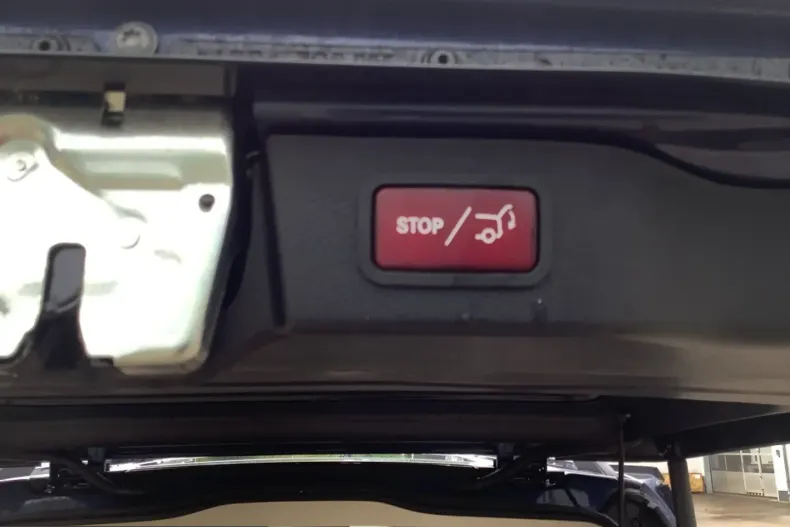 Mercedes-Benz V 250 (Clasa V) din 2024 cu 10.636 km - oferta MER210278 - foto 13