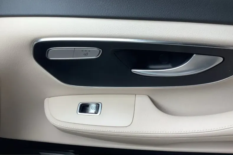 Mercedes-Benz V 250 (Clasa V) din 2024 cu 10.636 km - oferta MER210278 - foto 19