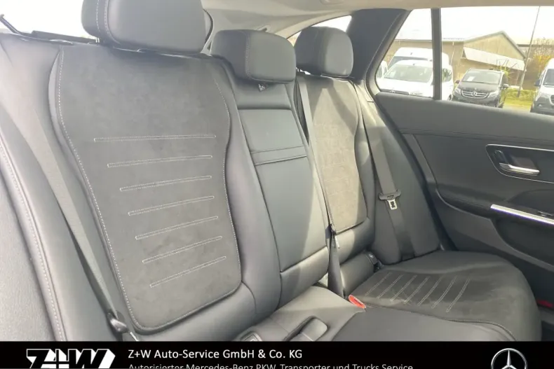 Mercedes-Benz C 300 (Clasa C) din 2025 cu 20.750 km - oferta MER210284 - foto 14