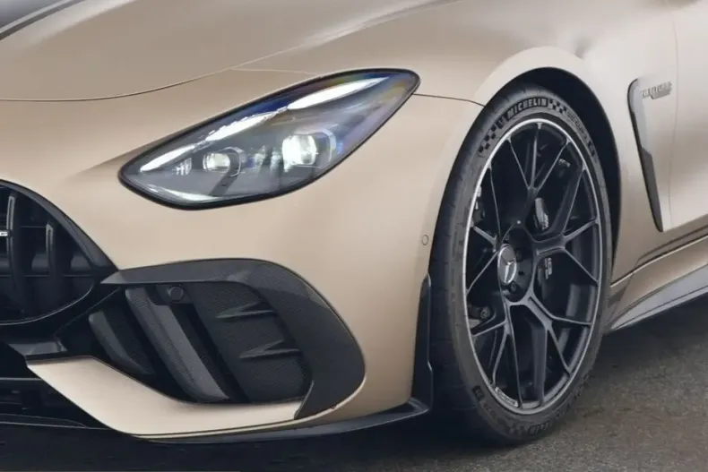 Mercedes-Benz AMG GT (Clasa GT) din 2025 cu 3.020 km - oferta MER210293 - foto 3