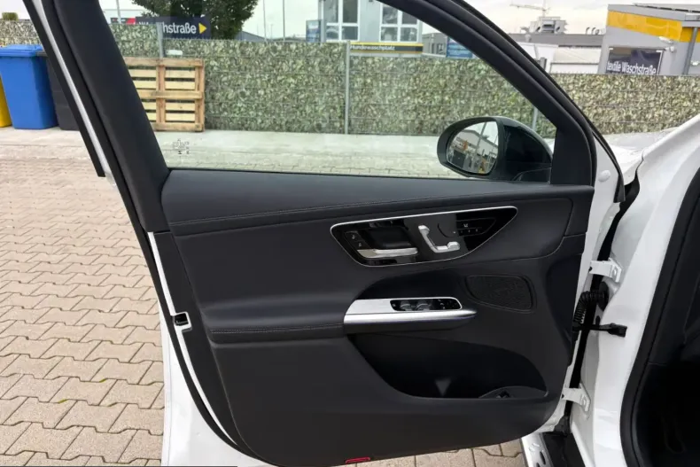 Mercedes-Benz GLC 220 (Clasa GLC) din 2025 cu 6.000 km - oferta MER210295 - foto 27
