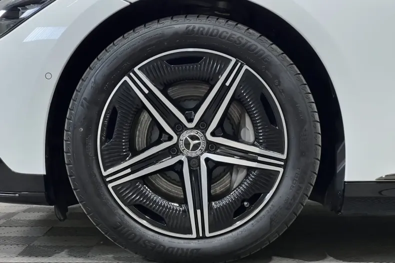 Mercedes-Benz EQE din 2025 cu 30.365 km - oferta MER210299 - foto 4