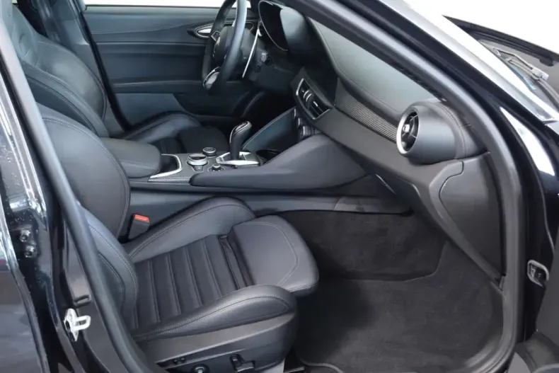 Alfa Romeo Giulia din 2024 cu 26.755 km - oferta ALF210308 - foto 23
