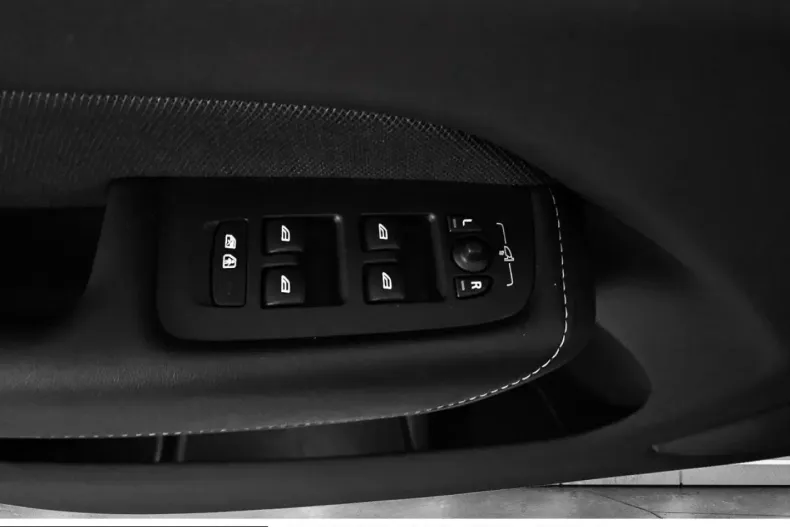 Volvo XC60 din 2025 cu 14.844 km - oferta VOL210309 - foto 19