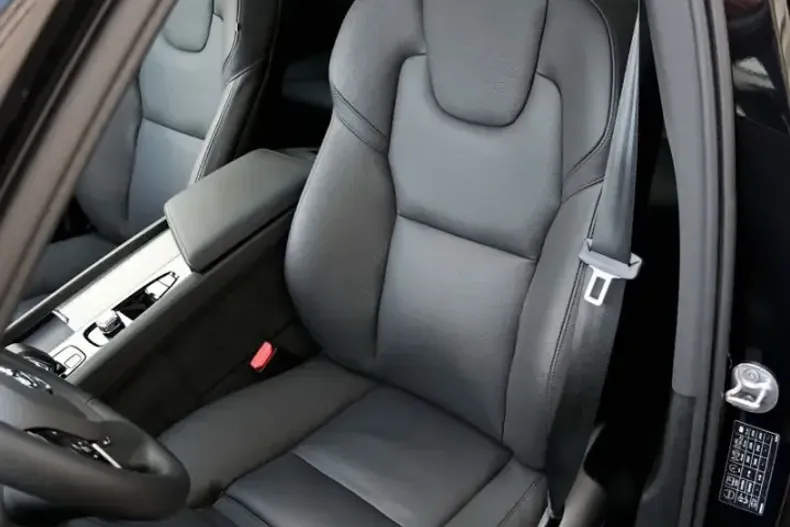 Volvo XC60 din 2024 cu 19.500 km - oferta VOL210313 - foto 12