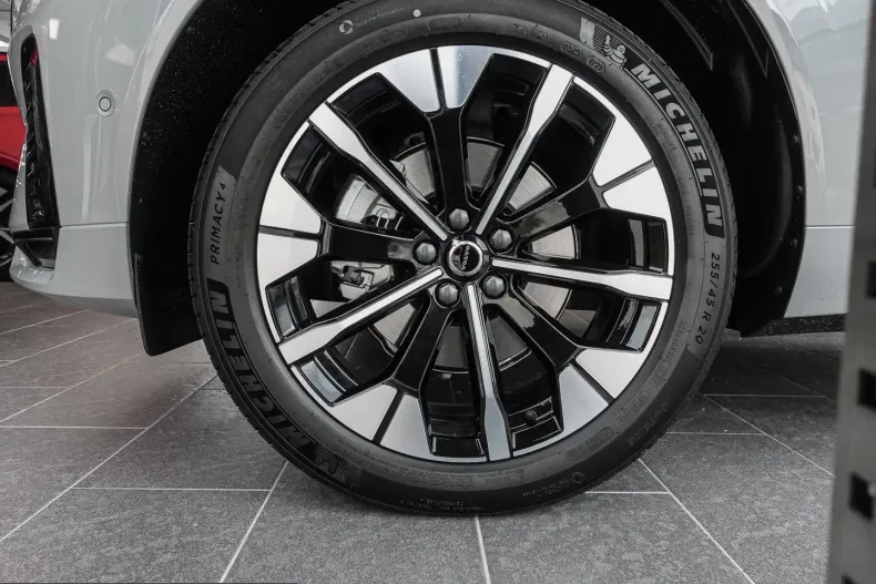 Volvo XC60 din 2025 cu 5.000 km - oferta VOL210315 - foto 3