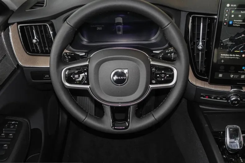 Volvo XC60 din 2025 cu 5.000 km - oferta VOL210315 - foto 8