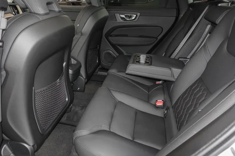 Volvo XC60 din 2025 cu 5.000 km - oferta VOL210315 - foto 15