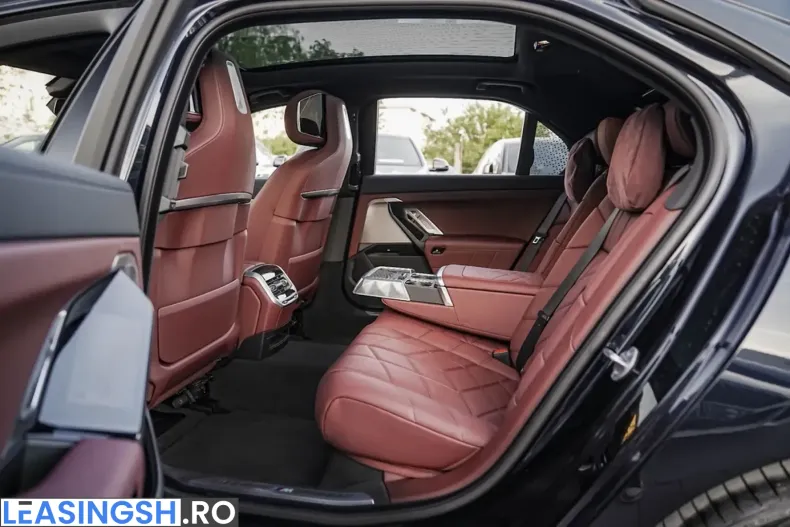 BMW 750 (Seria 7) din 2025 cu 5.300 km - oferta BMW210316 - foto 18
