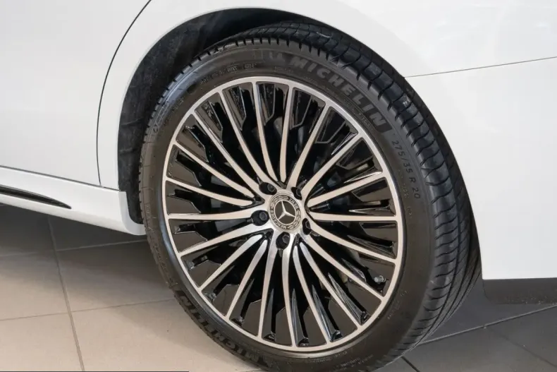 Mercedes-Benz E 300 (Clasa E) din 2025 cu 6.237 km - oferta MER210326 - foto 9