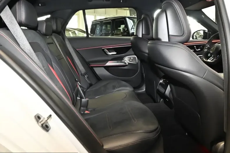 Mercedes-Benz E 53 AMG (Clasa E) din 2025 cu 22.298 km - oferta MER210328 - foto 9