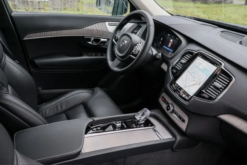Volvo XC90 din 2024 cu 28.600 km - oferta VOL210330 - foto 3