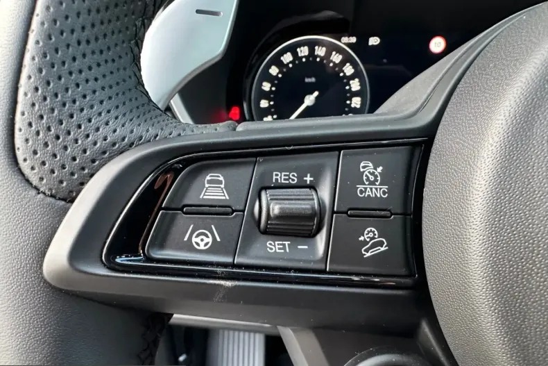 Alfa Romeo Stelvio din 2025 cu 8.500 km - oferta ALF210332 - foto 10