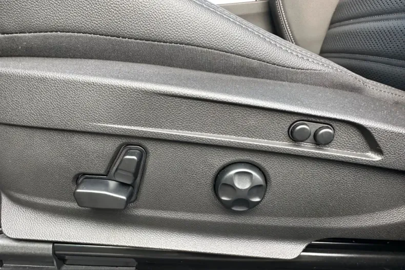 Alfa Romeo Stelvio din 2025 cu 8.500 km - oferta ALF210332 - foto 16