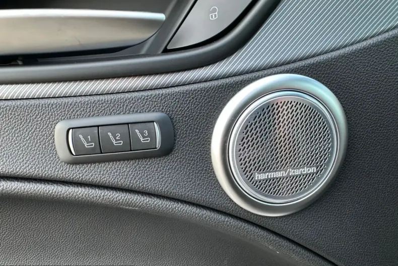 Alfa Romeo Stelvio din 2025 cu 8.500 km - oferta ALF210332 - foto 17