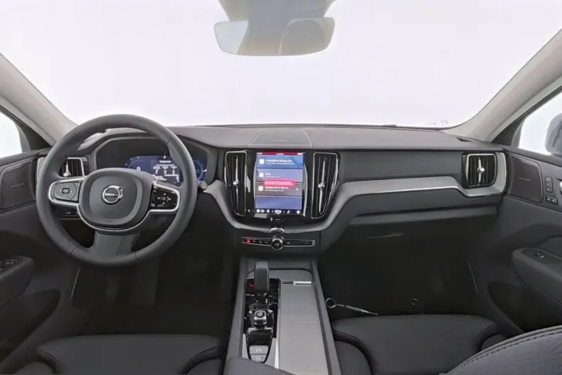 Volvo XC60 din 2025 cu 26.679 km - oferta VOL210334 - foto 5