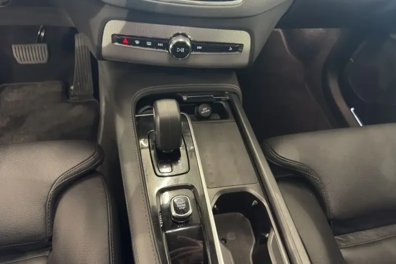 Volvo XC90 din 2025 cu 17.037 km - oferta VOL210335 - foto 13