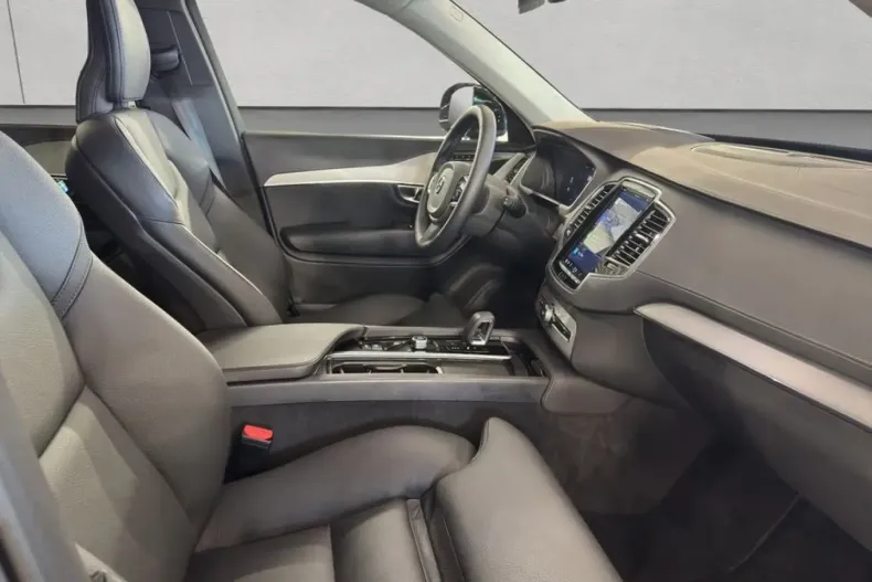 Volvo XC90 din 2025 cu 17.037 km - oferta VOL210335 - foto 17