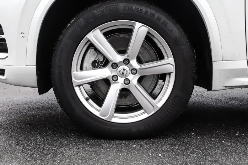 Volvo XC90 din 2024 cu 27.951 km - oferta VOL210336 - foto 3