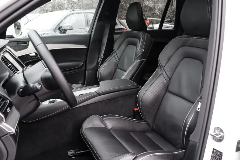 Volvo XC90 din 2024 cu 27.951 km - oferta VOL210336 - foto 7