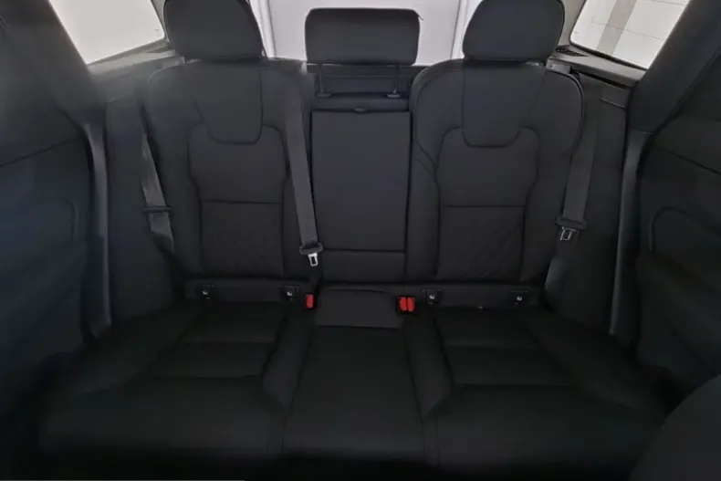 Volvo XC60 din 2025 cu 21.979 km - oferta VOL210337 - foto 13