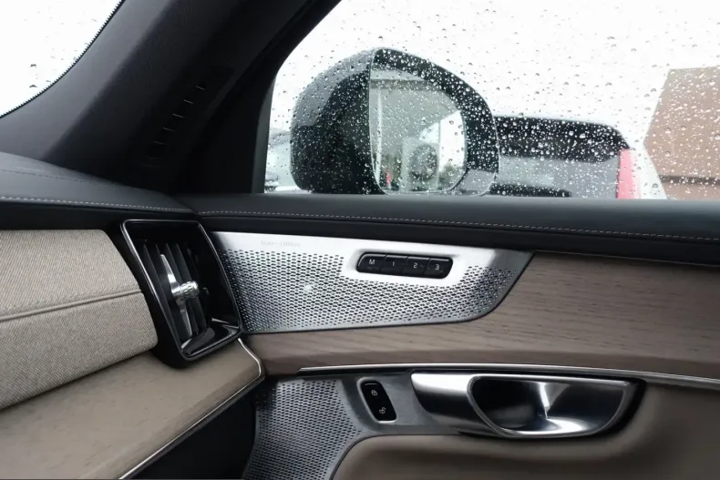 Volvo XC90 din 2025 cu 20.100 km - oferta VOL210338 - foto 13