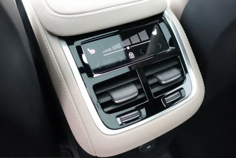 Volvo XC90 din 2025 cu 20.100 km - oferta VOL210338 - foto 17