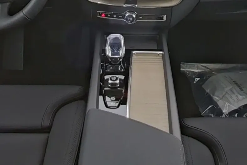Volvo XC60 din 2025 cu 26.622 km - oferta VOL210339 - foto 9