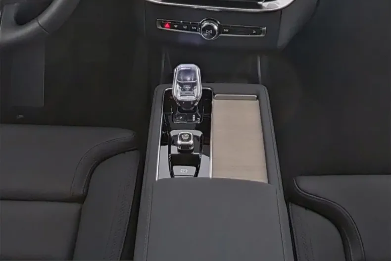 Volvo XC90 din 2025 cu 18.090 km - oferta VOL210340 - foto 6