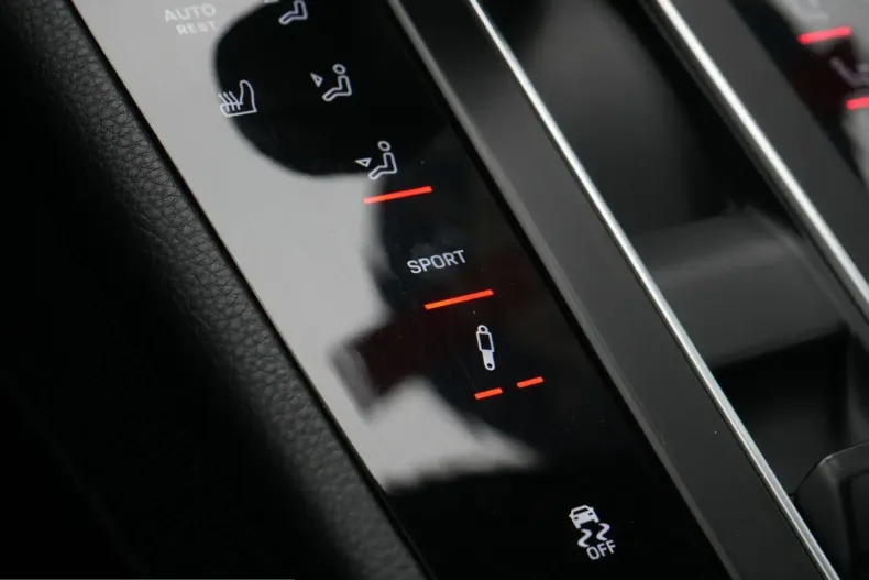 Porsche Macan din 2022 cu 36.000 km - oferta POR210371 - foto 22